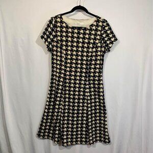 Cleo woman’s size 10 hounds tooth dress. A line/short sleeve/knee length…